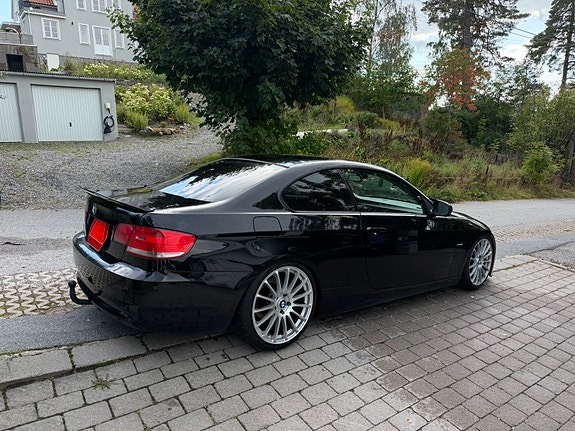 BMW 320d 3 of 11