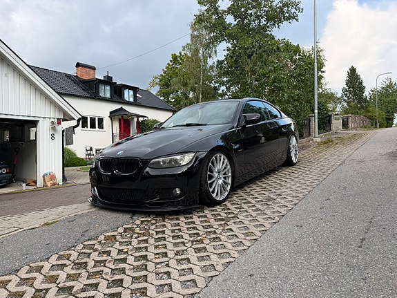 BMW 320d 2 of 11
