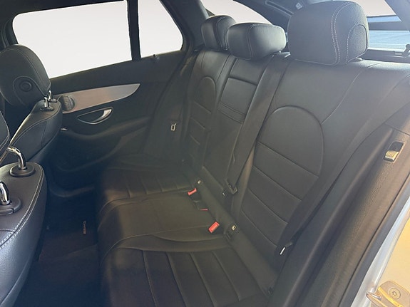Mercedes-Benz C220 14 of 26