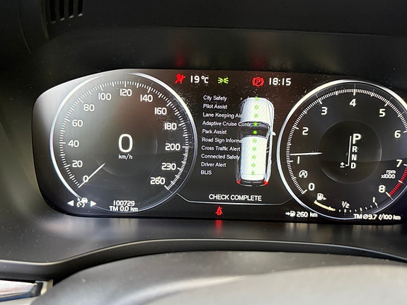 Volvo XC60 5 of 17