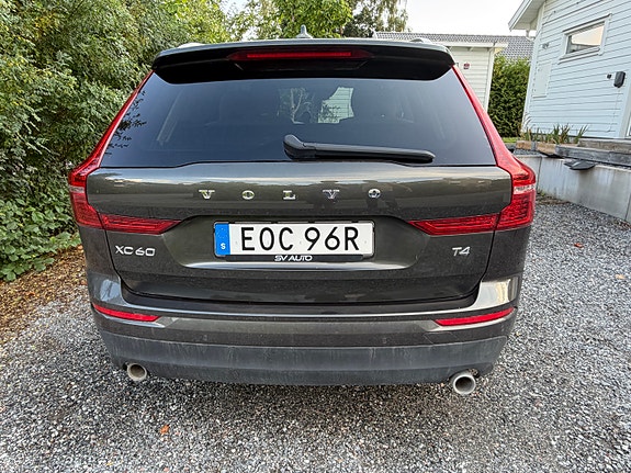 Volvo XC60 8 of 17