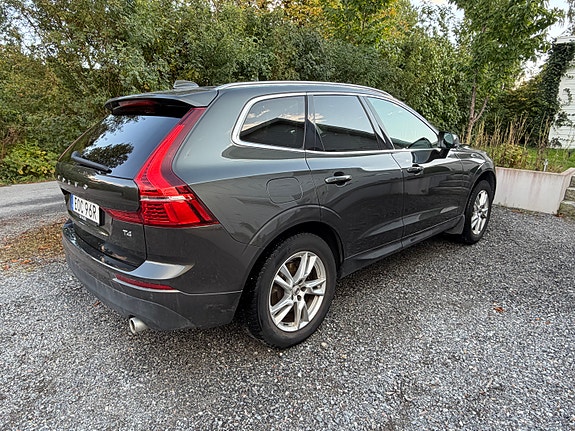 Volvo XC60 3 of 17