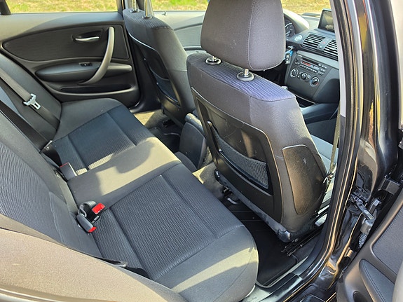 BMW 116i 5 of 6