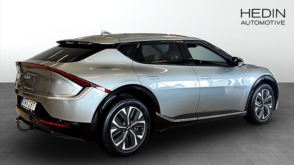 Kia EV6 2 of 12
