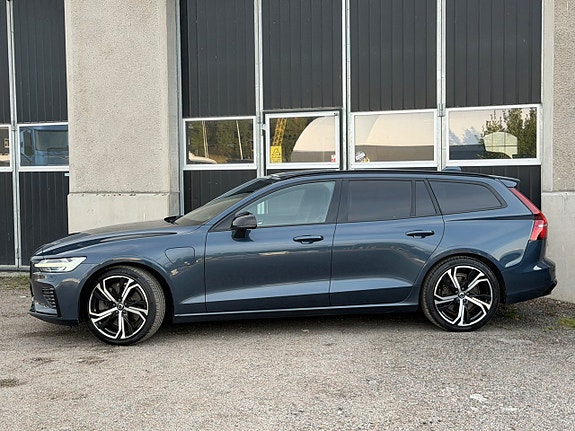 Volvo V60 2 of 19
