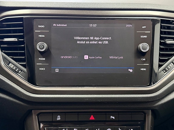 Volkswagen T-Roc 15 of 15
