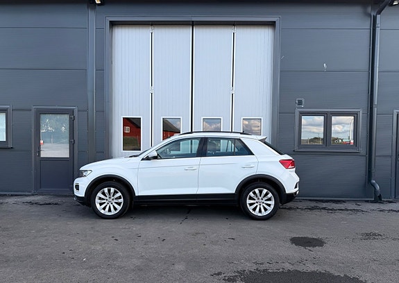 Volkswagen T-Roc 3 of 15