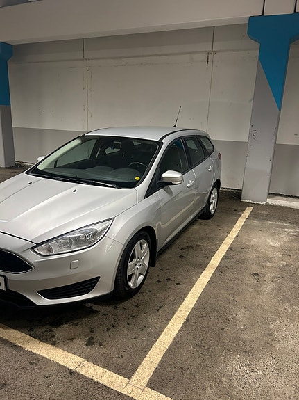 Ford Focus 2 of 7