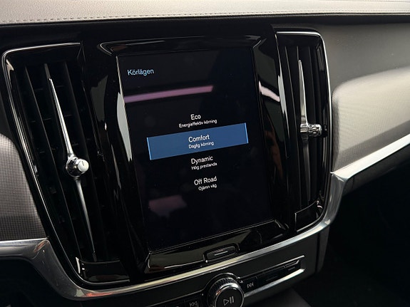 Volvo V90 Cross Country 19 of 24