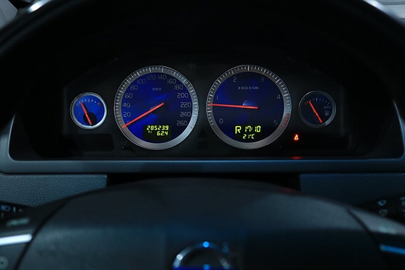 Volvo XC90 17 of 29