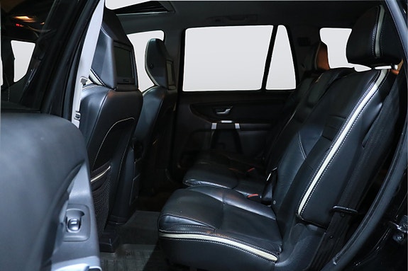 Volvo XC90 11 of 29