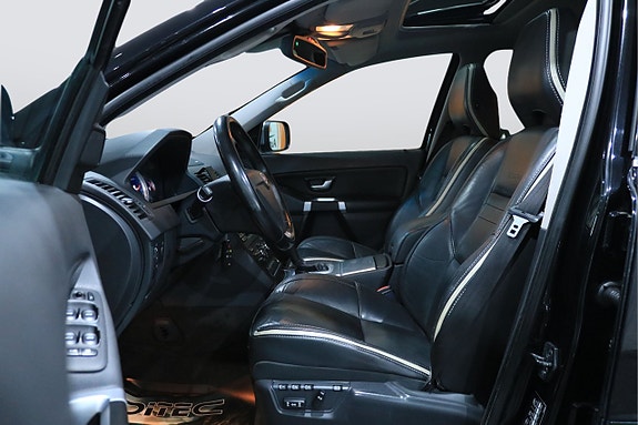 Volvo XC90 10 of 29