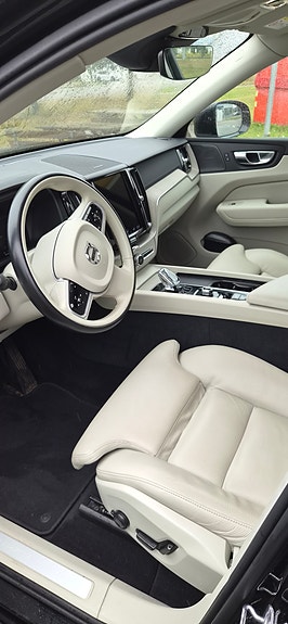 Volvo XC60 7 of 10
