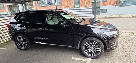 Volvo XC60 2 of 10