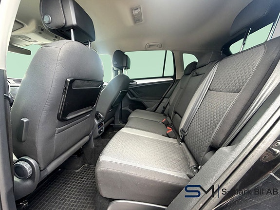 Volkswagen Tiguan 12 of 25
