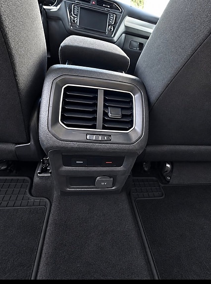 Volkswagen Tiguan 25 of 25