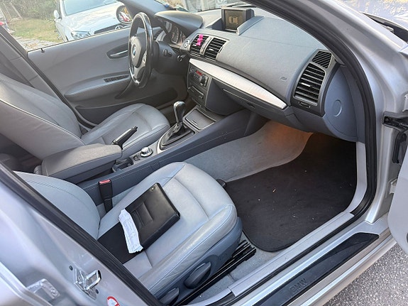 BMW 120i 10 of 22