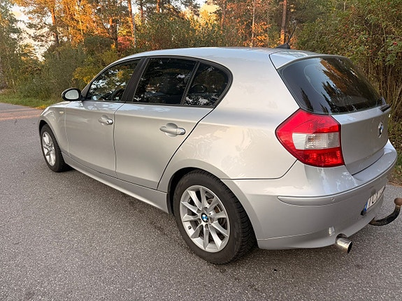 BMW 120i 4 of 22