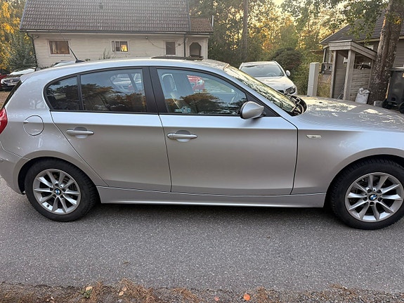 BMW 120i 7 of 22