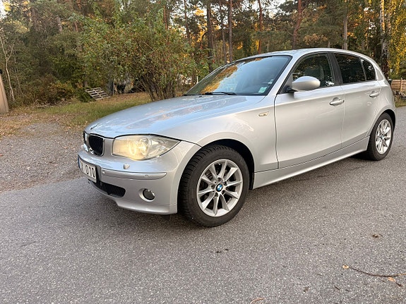 BMW 120i 5 of 22