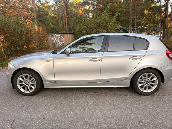 BMW 120i 6 of 22