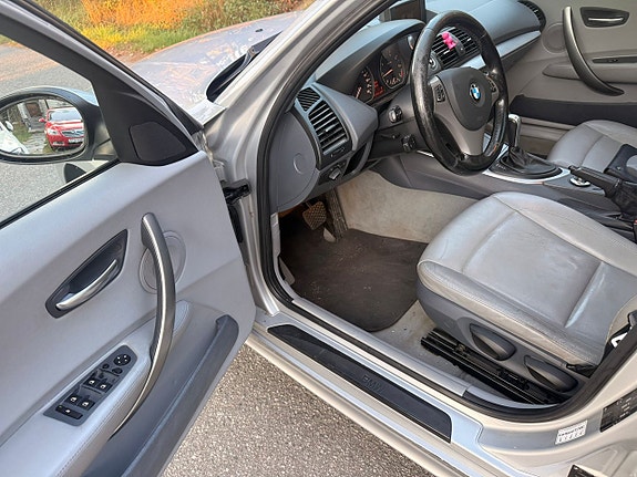 BMW 120i 13 of 22