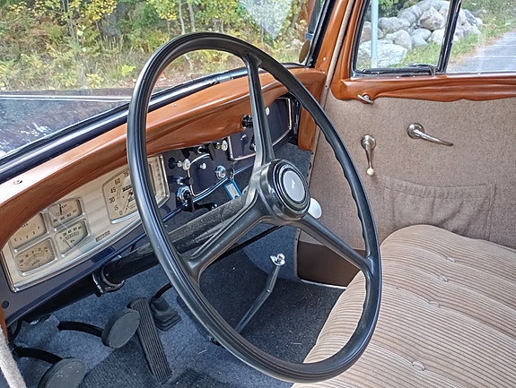 Dodge 18 of 21