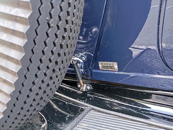 Dodge 16 of 21