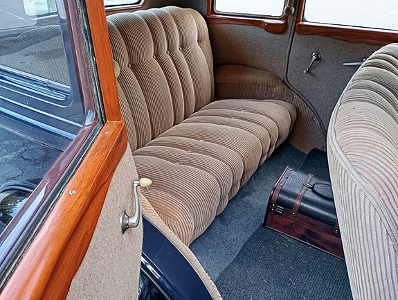 Dodge 19 of 21