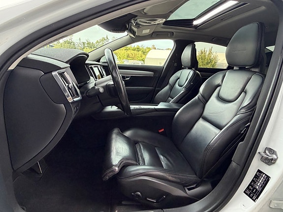 Volvo S90 8 of 22