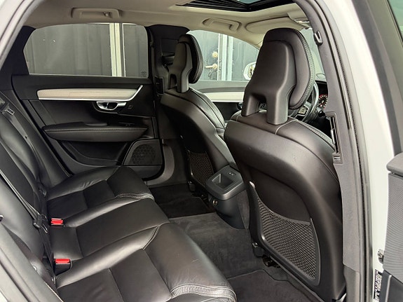 Volvo S90 13 of 22