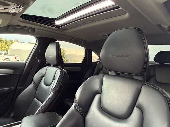 Volvo S90 10 of 22