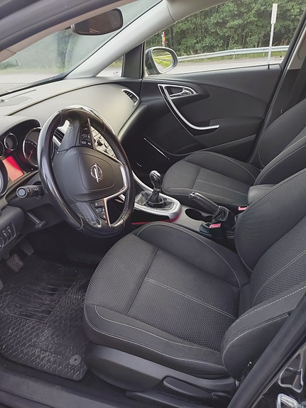 Opel Astra 6 of 6