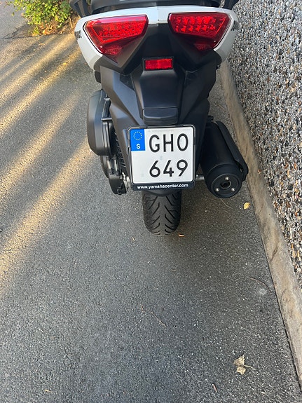 Yamaha YAMAHA X-MAX 250 ABS 2 of 3