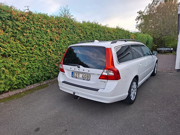 Volvo V70 3 of 13
