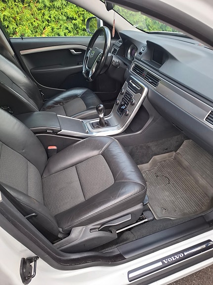 Volvo V70 9 of 13