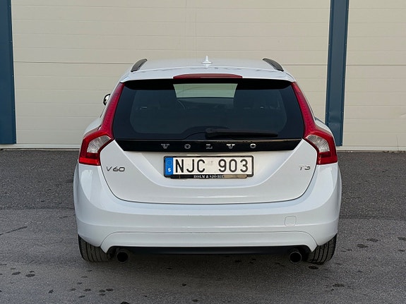 Volvo V60 6 of 16