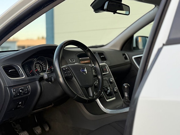 Volvo V60 9 of 16