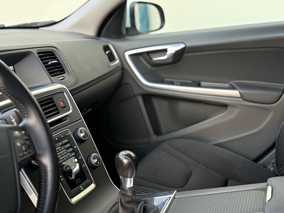 Volvo V60 10 of 16