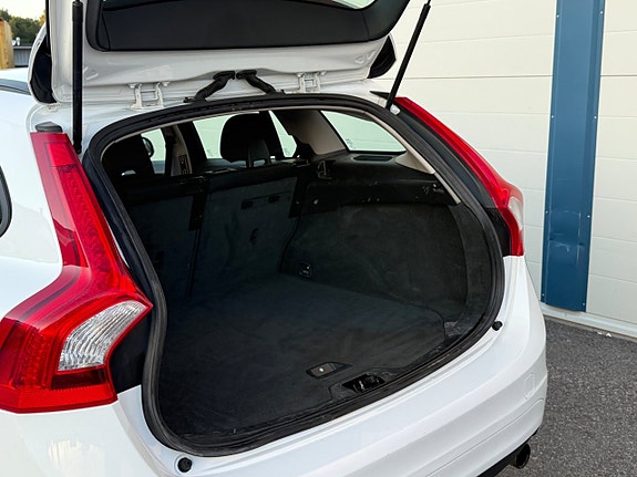 Volvo V60 15 of 16