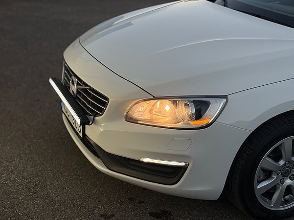 Volvo V60 16 of 16