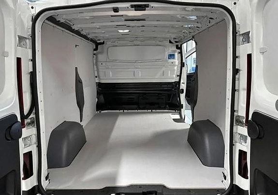 Renault Trafic 8 of 11