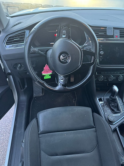 Volkswagen Tiguan 5 of 9