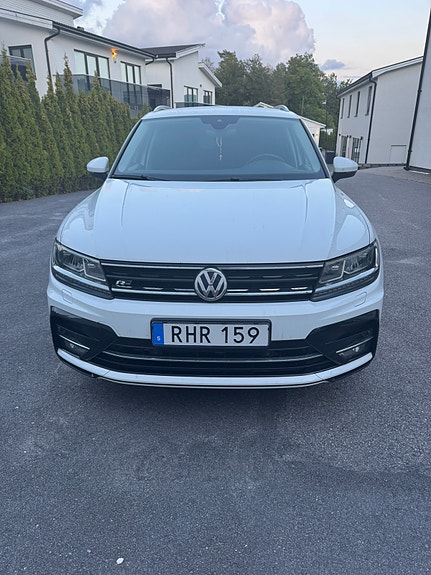 Volkswagen Tiguan 2 of 9
