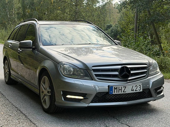 Mercedes-Benz C220 5 of 9