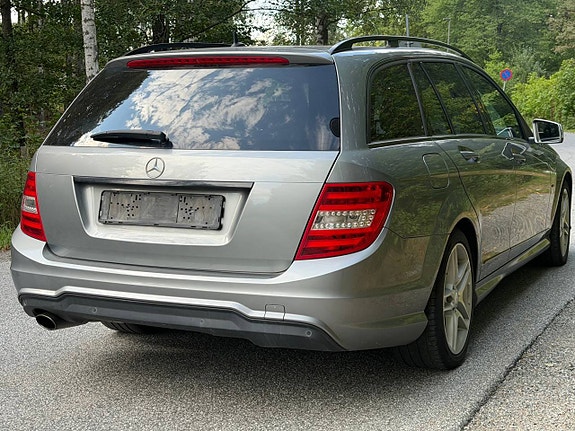 Mercedes-Benz C220 4 of 9
