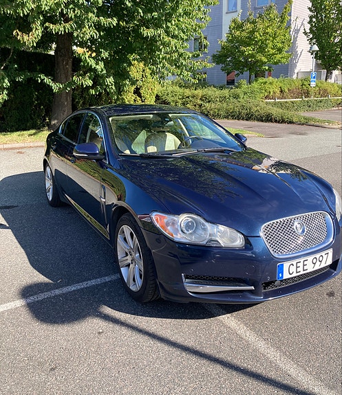 Jaguar XF 4 of 8