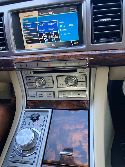 Jaguar XF 8 of 8