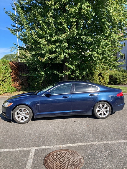 Jaguar XF 2 of 8