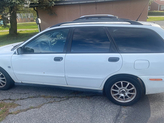 Volvo V40 7 of 8